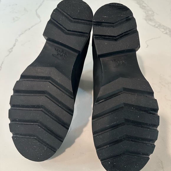 Sorel Black Ankle Boots - Picture 15 of 15